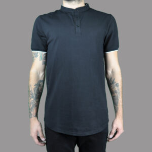 Camiseta Tipo Polo Negra Cuello Chino