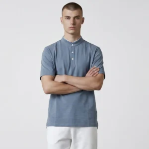 Camiseta Cuello Chino Celeste Cuello Blanco